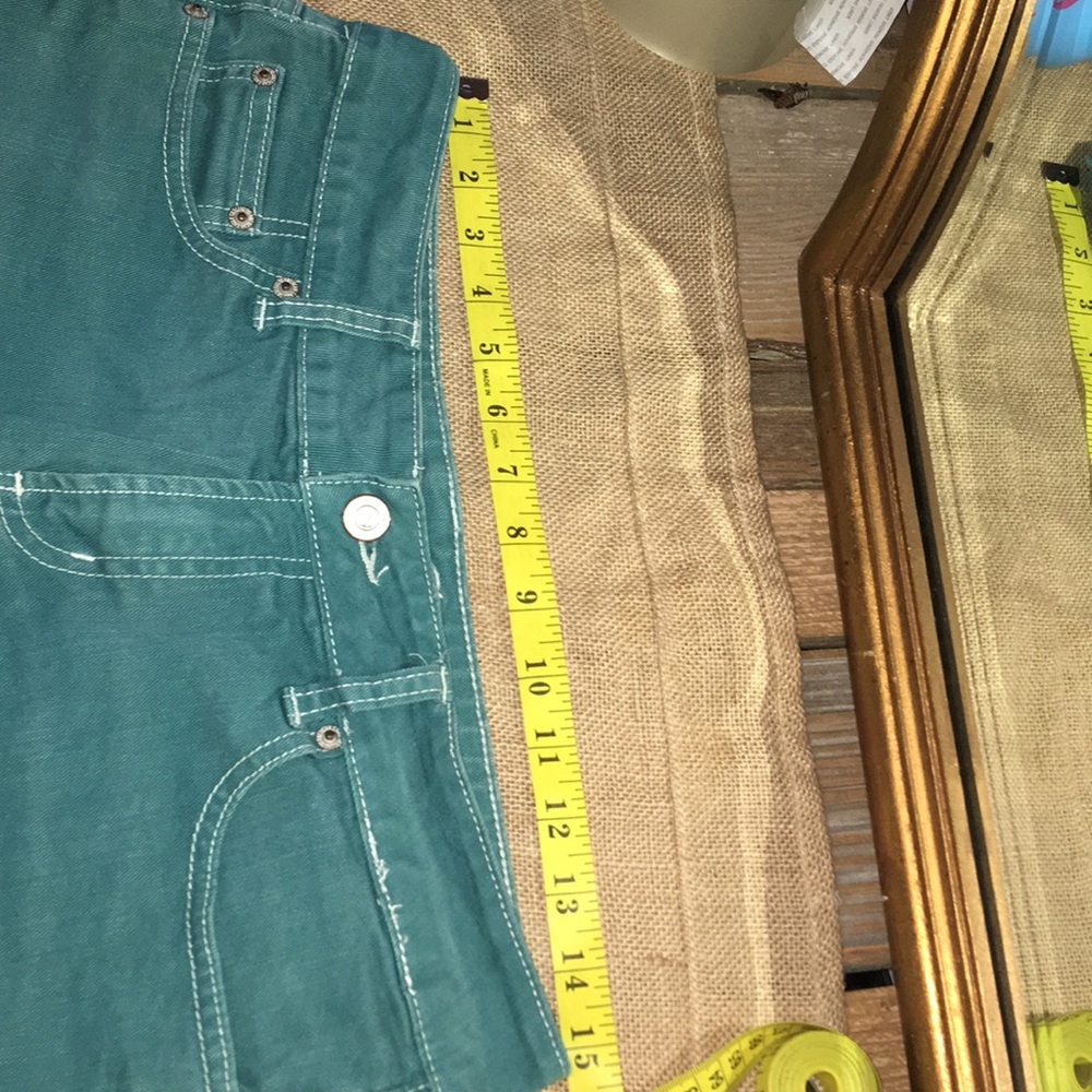 American Eagle Outfitters π¦
Green Cuffed Shorts 6 - Picture 3 of 8